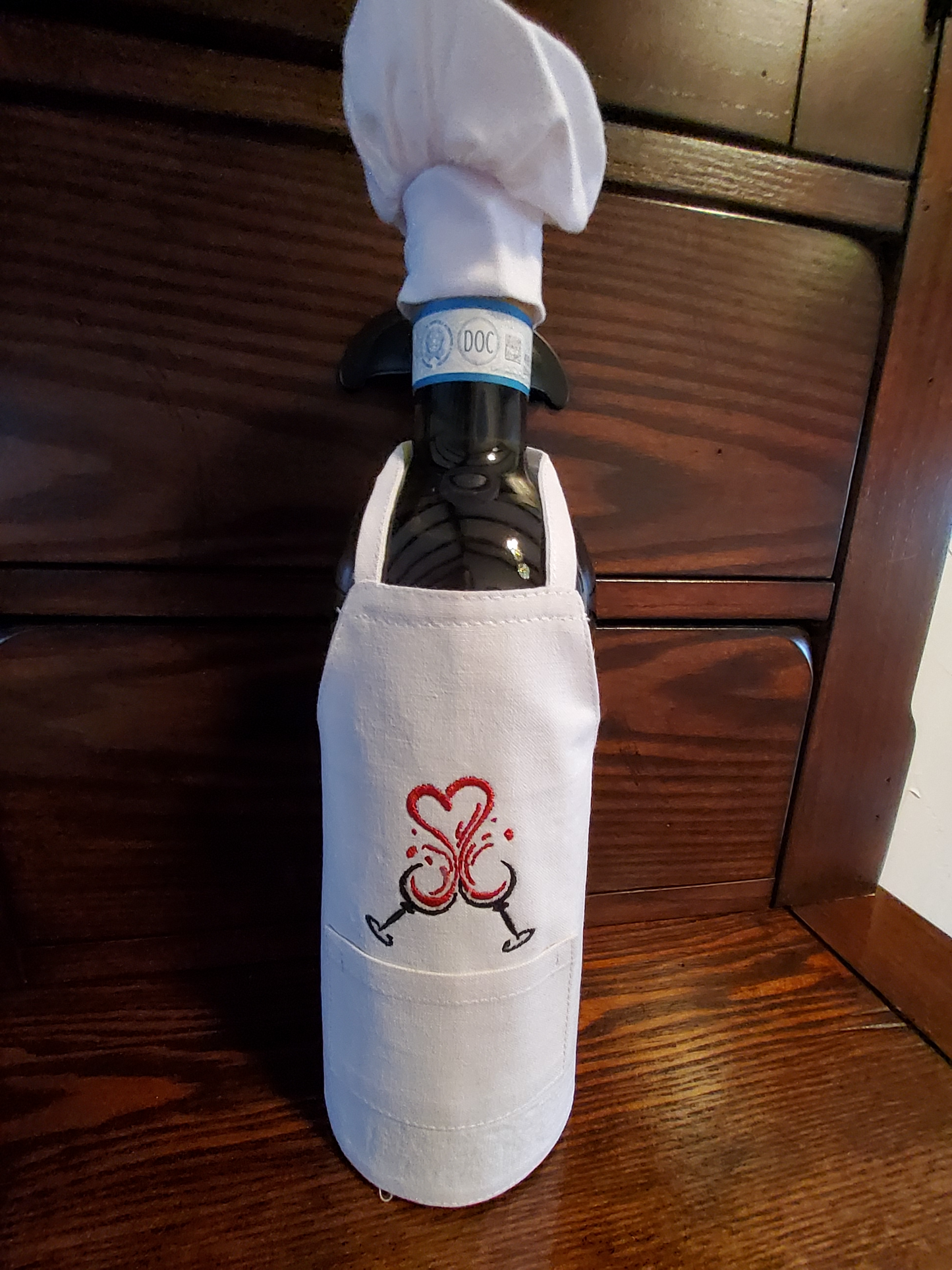 Wine Apron with Custom Embroidered Heart and glasses